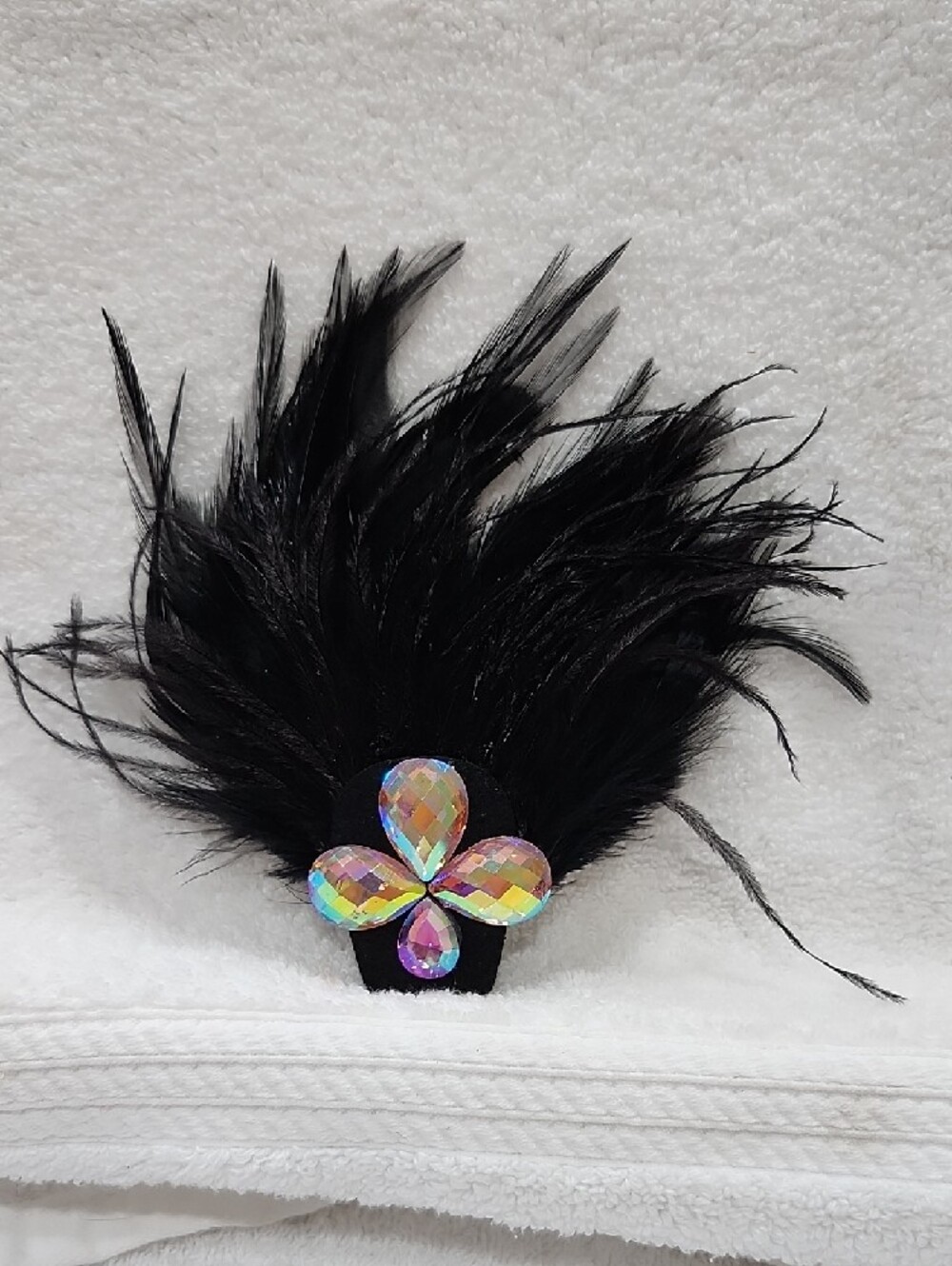 BLACK FEATHER HAIR CLIP WITH IRIDESCENT GEM ACCENTS